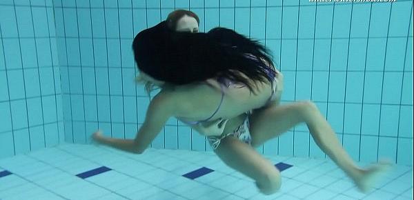  Silvie and Zhanetta underwater naked babes